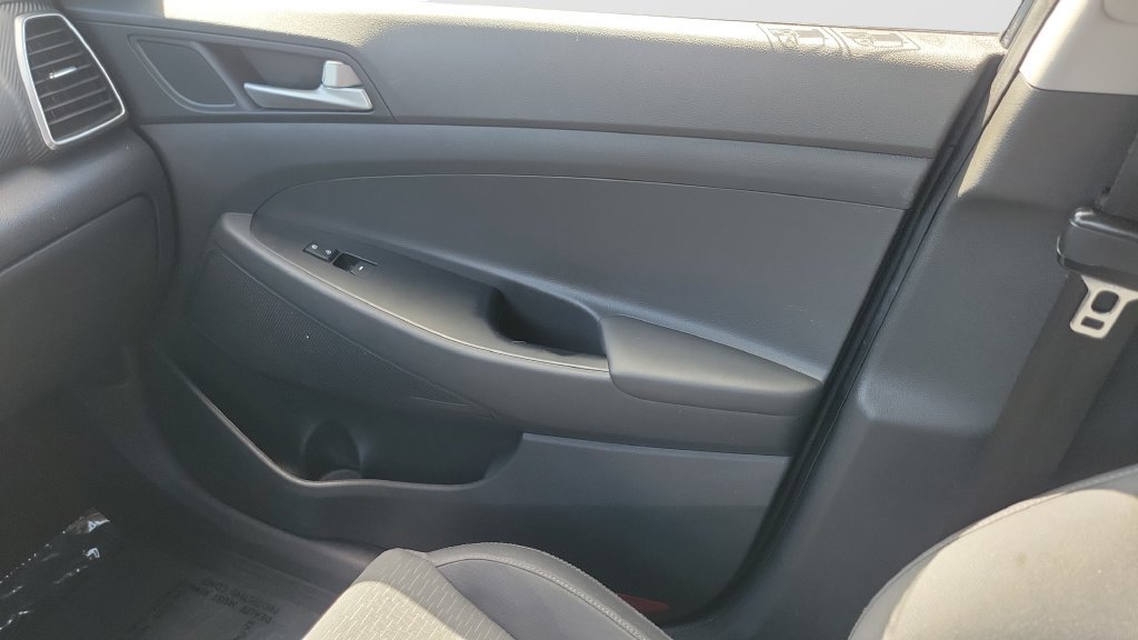 Used 2019 Blue Hyundai SE image 13