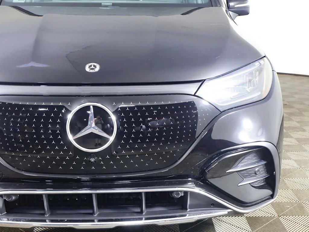 Used 2023 Black Mercedes-Benz 500 SUV image 16