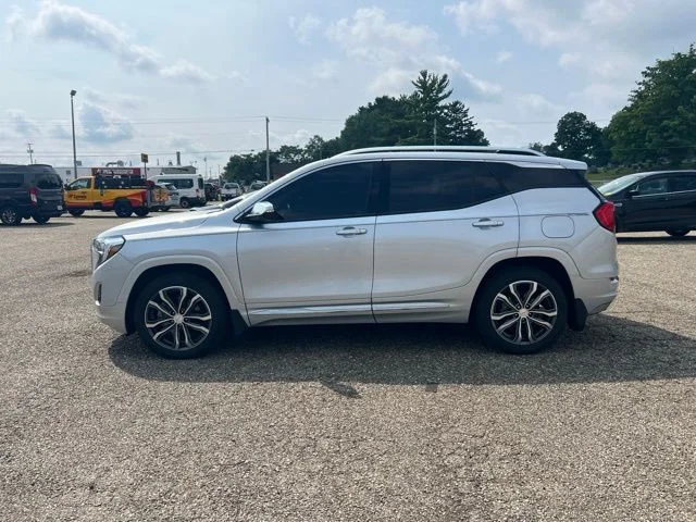 Used 2019 Silver GMC Denali image 4