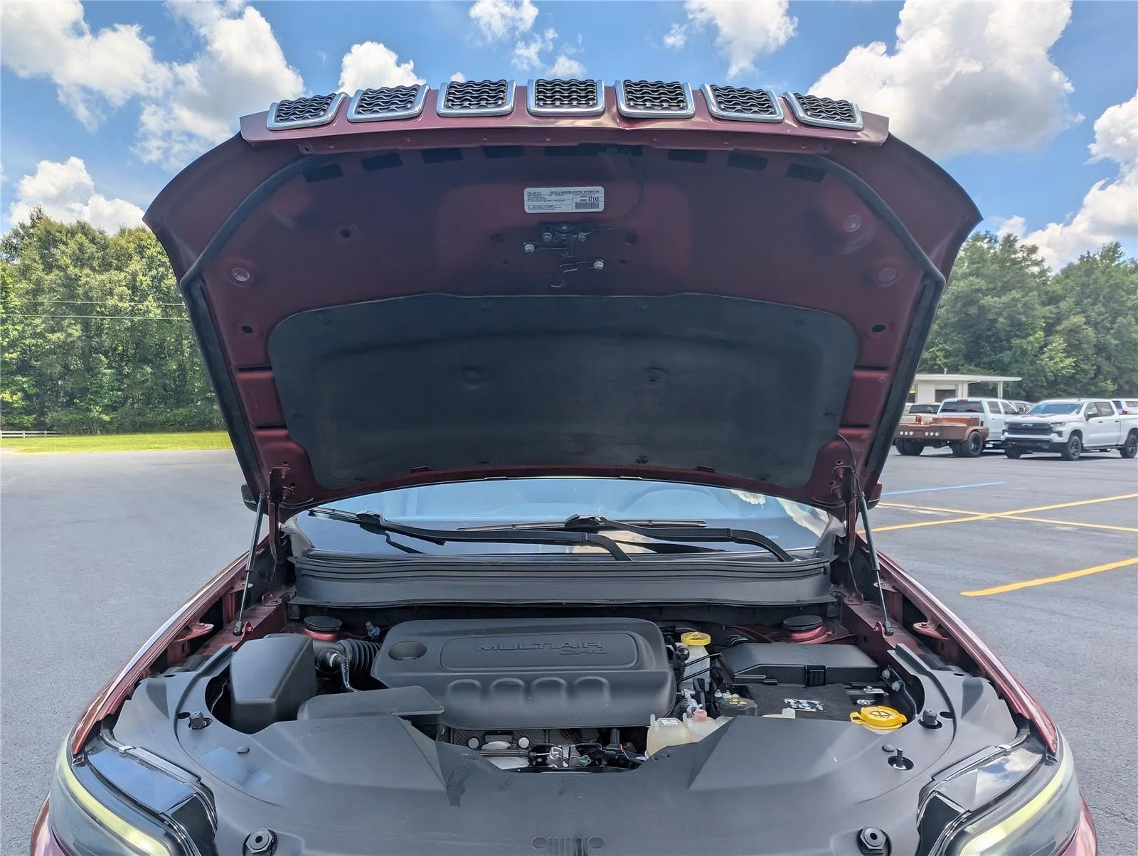 Used 2019 Velvet Red Pearlcoat Jeep Latitude image 33