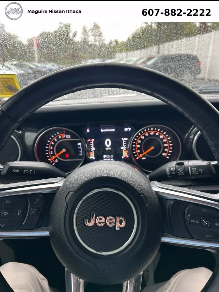 Used 2019 White/off-white Jeep Unlimited Sahara image 7