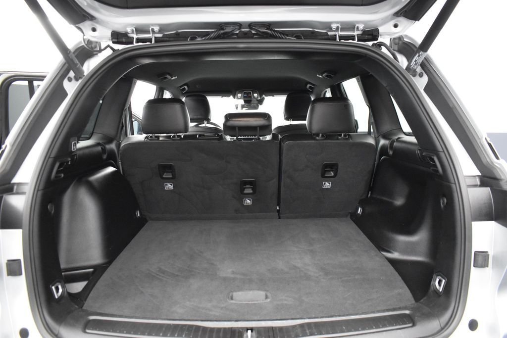 Used 2025 Silver Zynith Jeep Altitude image 19