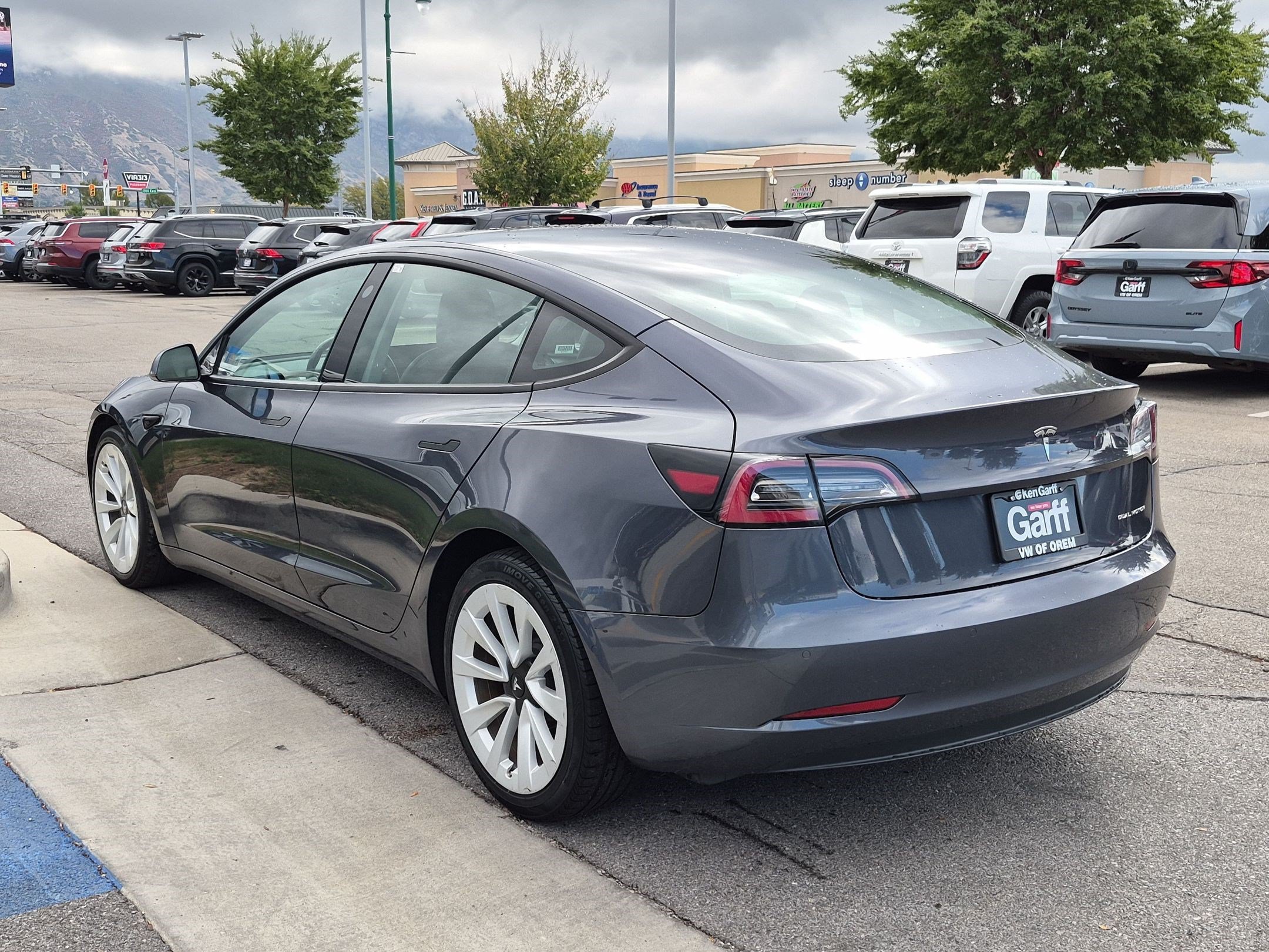 Used 2022 Midnight Silver Metallic Tesla Long Range image 5