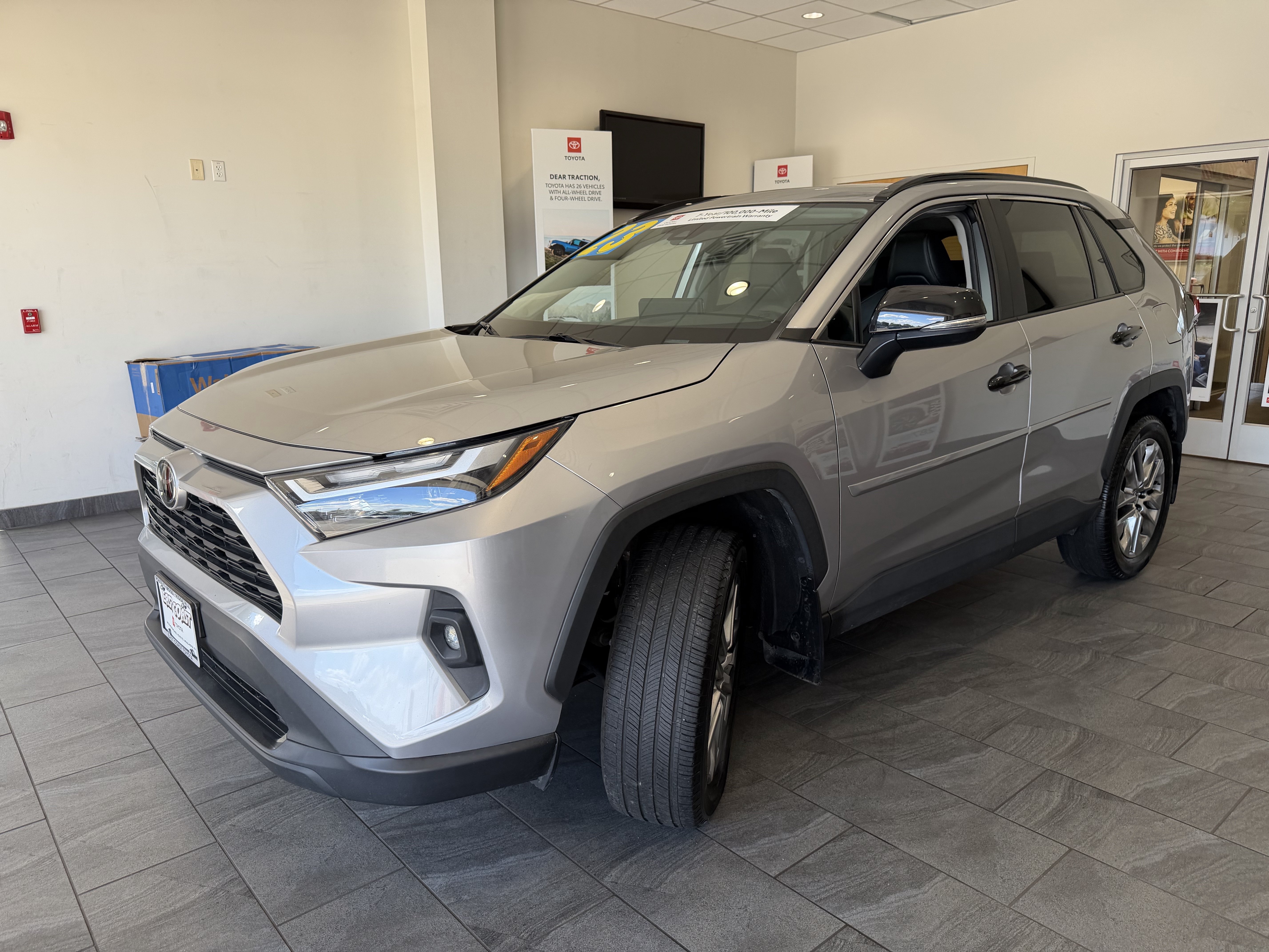 Used 2023 Silver Toyota XLE Premium image 3