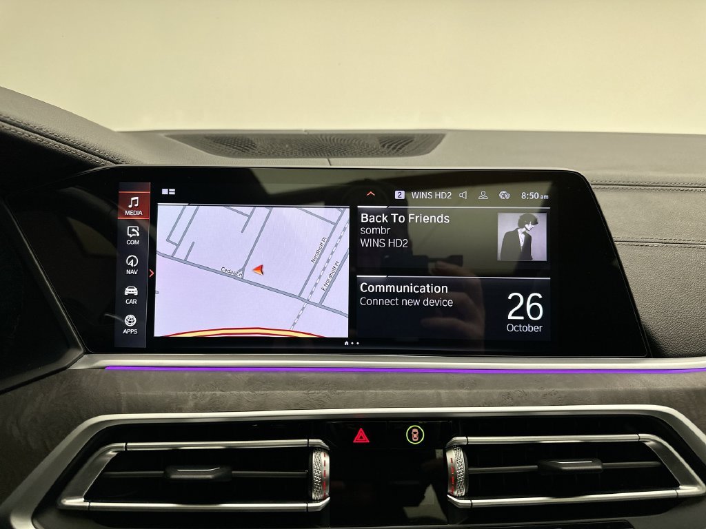 Used 2021 White Metallic BMW xDrive40i image 14