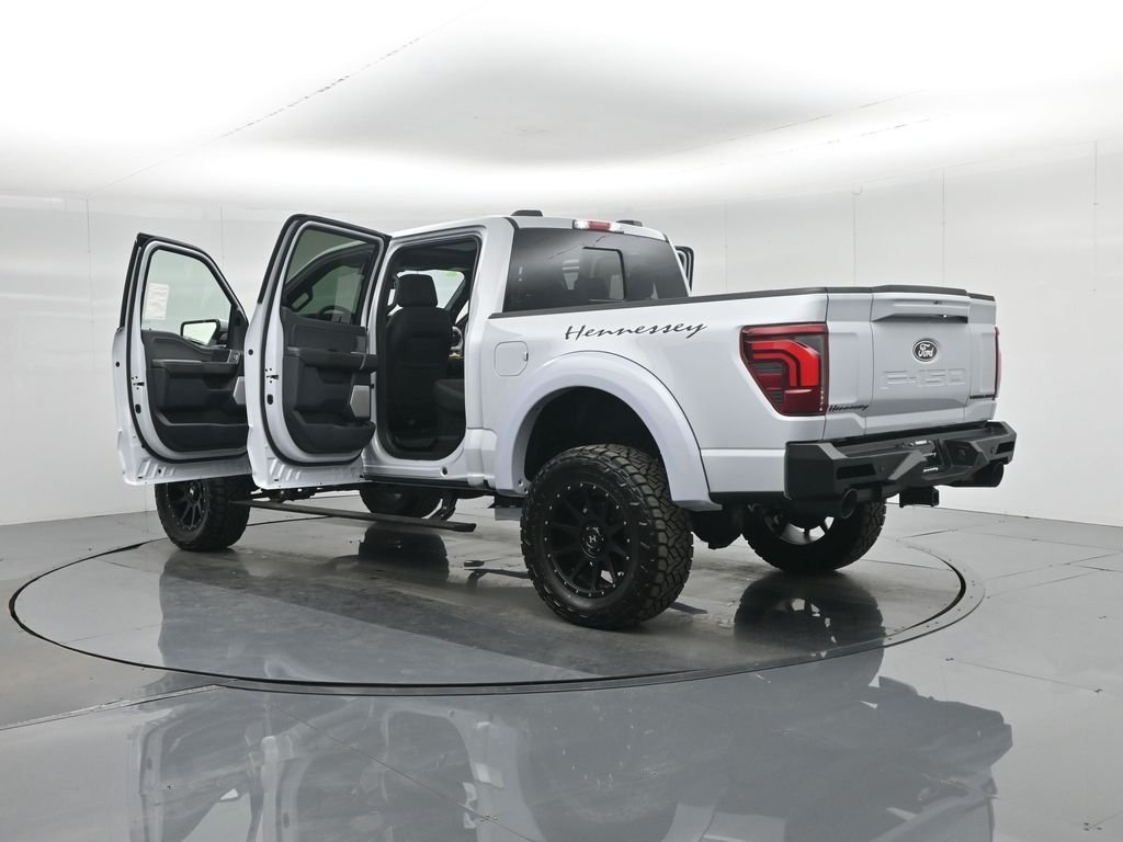 New 2025 Space White Metallic Ford Lariat image 37