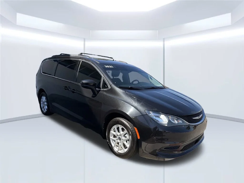 Used 2021 Black Chrysler LXI image 9