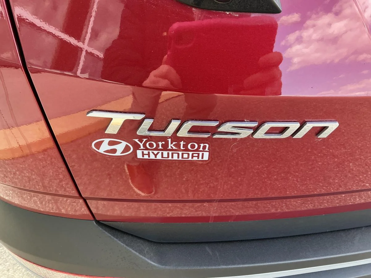 Used 2022 Red Hyundai Preferred image 44