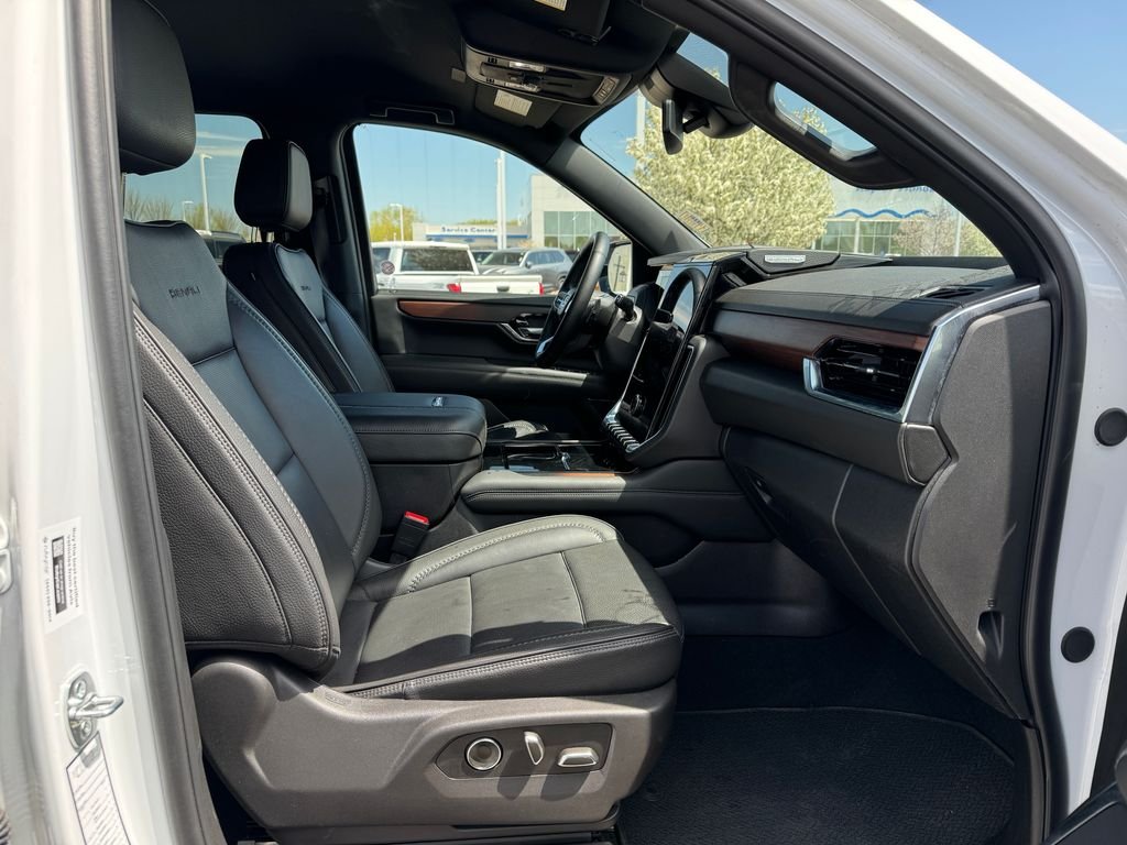 2025 GMC Yukon XL Denali - Photo 9