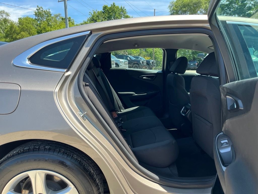 Used 2022 Mineral Gray Metallic Chevrolet LT image 31