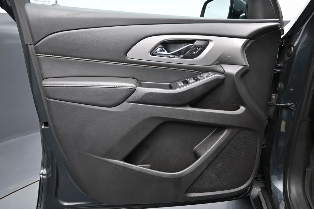Used 2020 Gray Chevrolet LT image 10