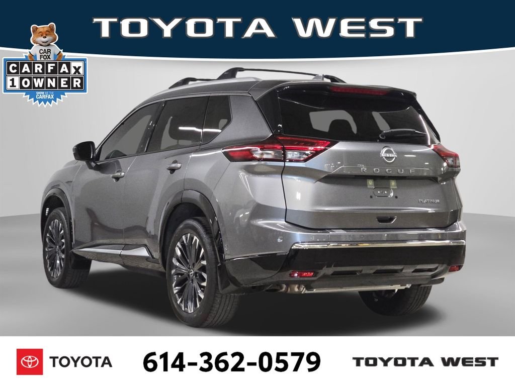 Used 2025 Gray Nissan Platinum image 9