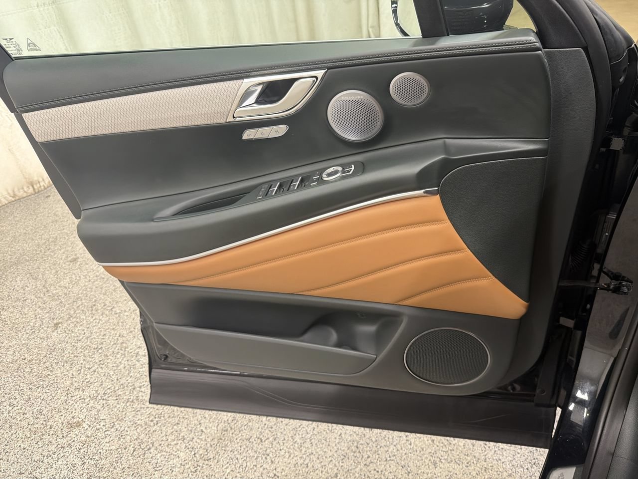 2025 GENESIS GV80 Advanced - Photo 18