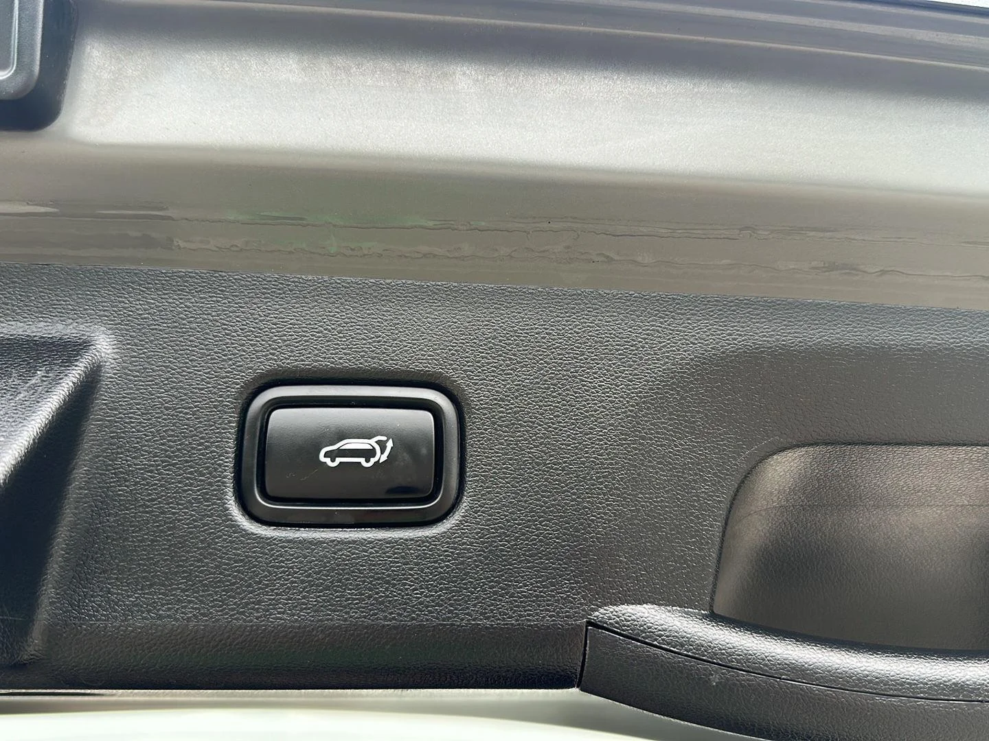 Used 2024 Hampton Gray Hyundai SEL image 16