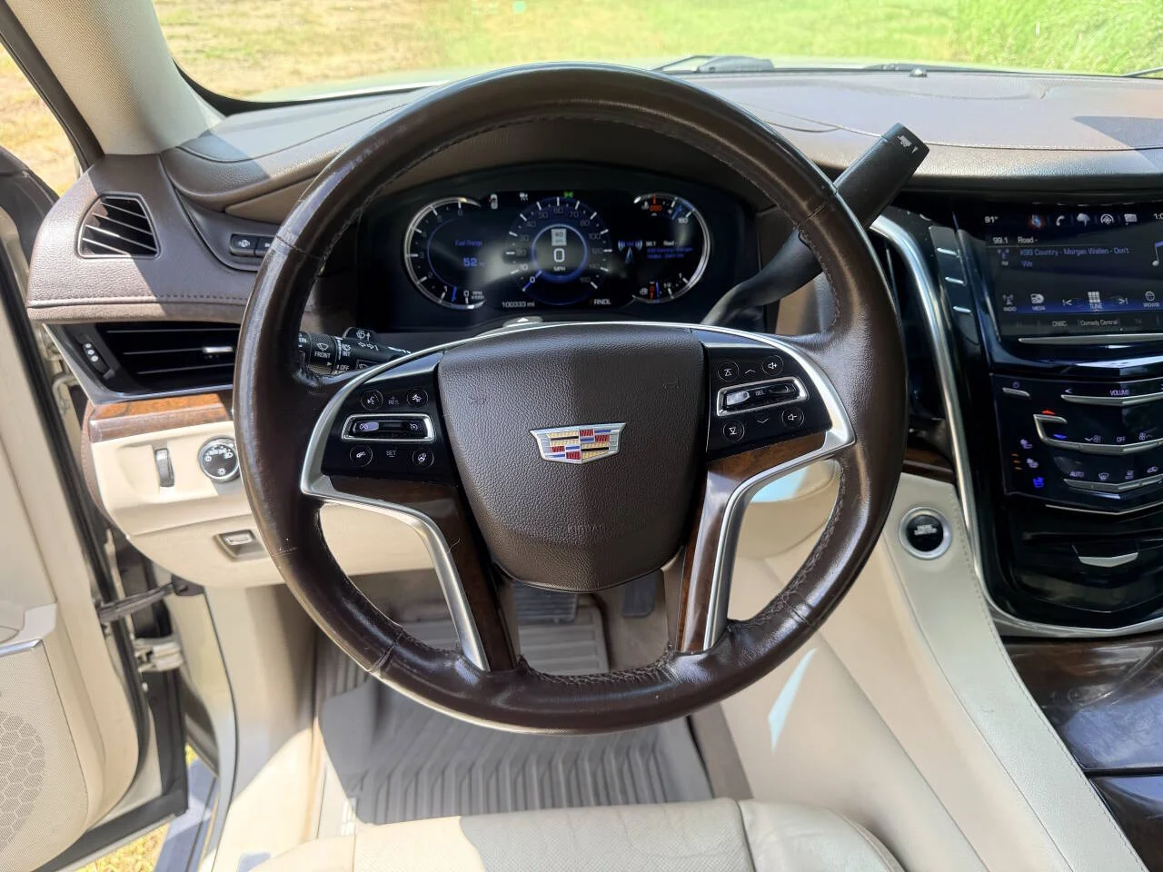 Used 2017 Tan Cadillac Premium Luxury 4x4 4dr SUV image 21