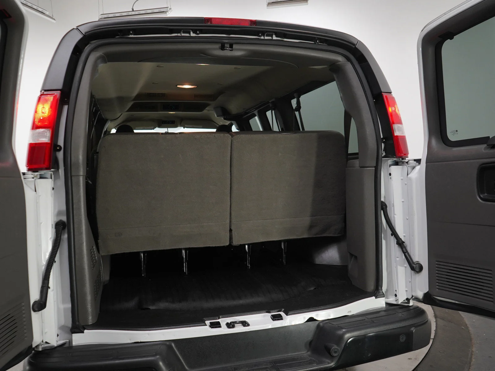 Used 2023 Summit White Chevrolet LS image 11