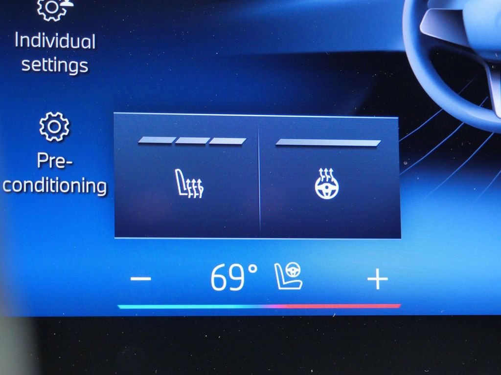 New 2026 Thundernight Metallic BMW 230i xDrive image 40