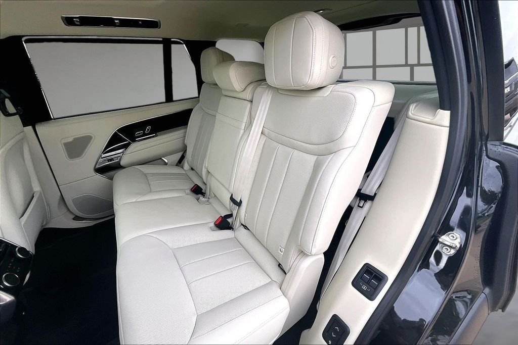 New 2026  Land Rover SE image 10