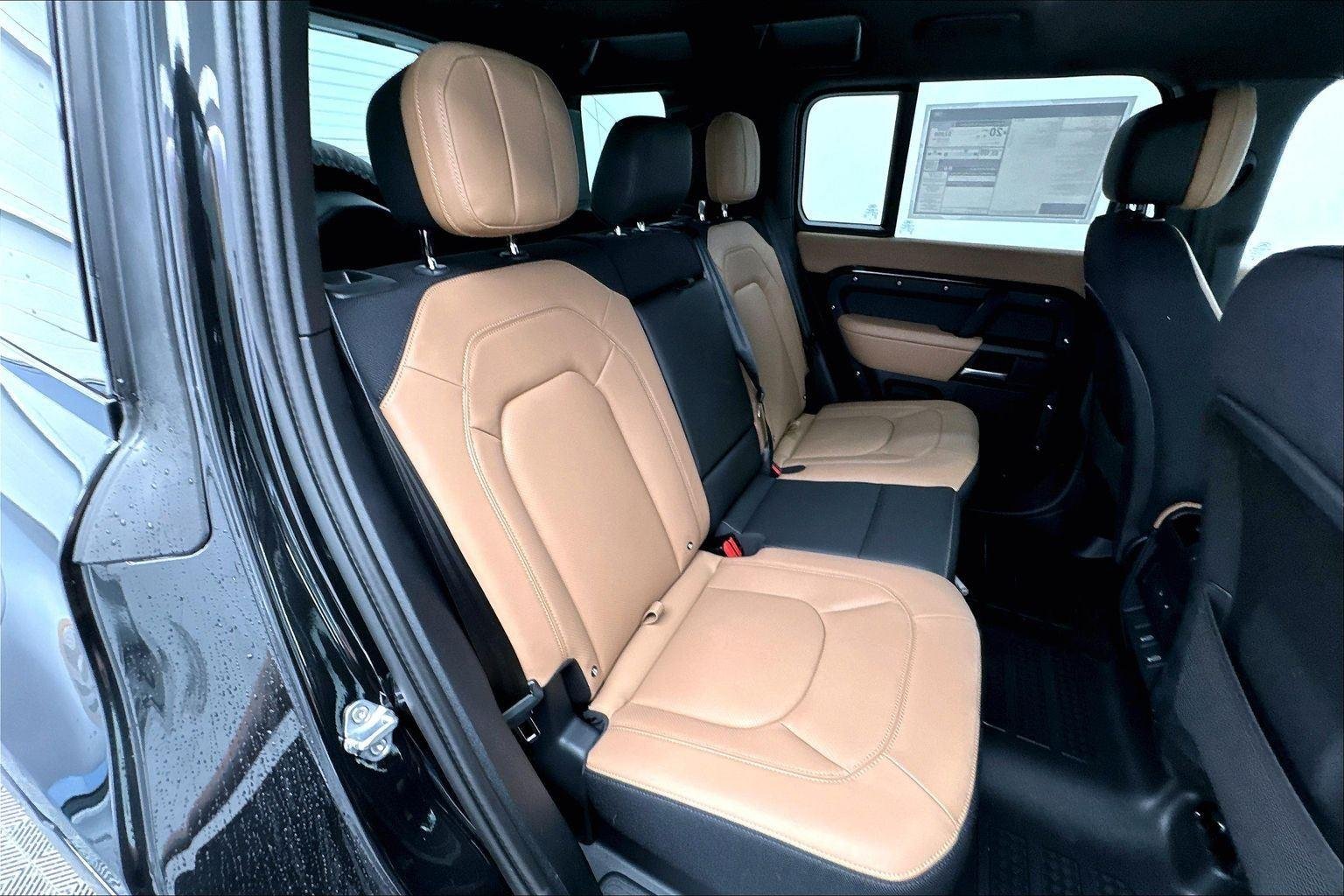 New 2026 Santorini Black Metallic Land Rover X image 30