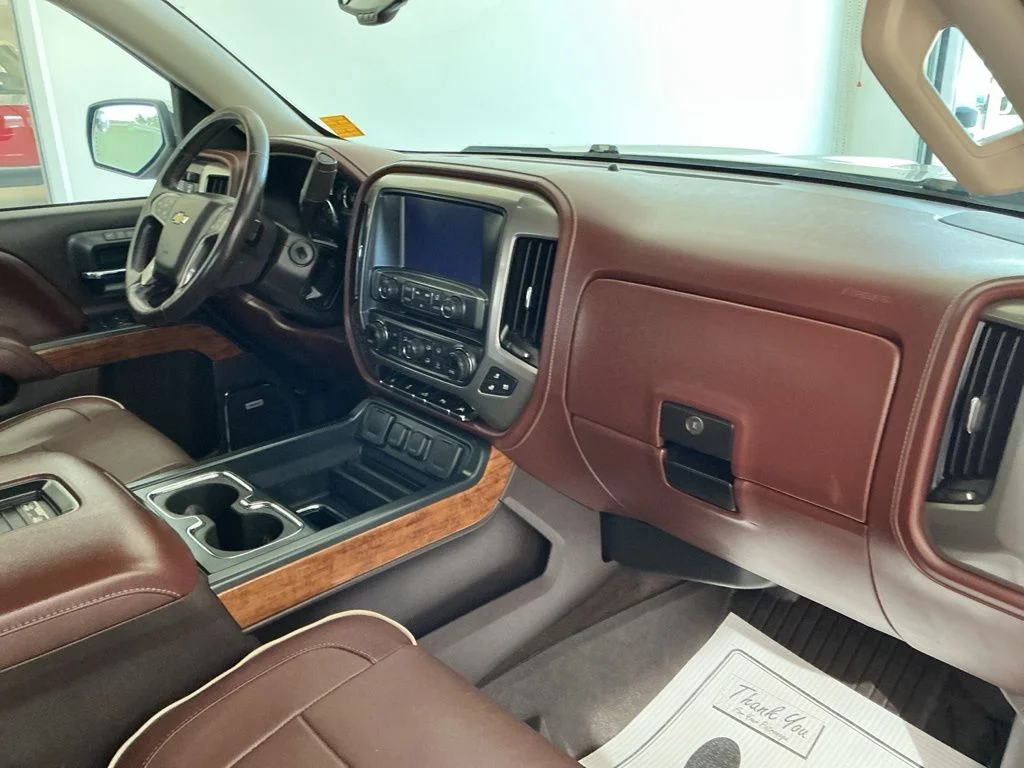 Used 2017 Pearl Chevrolet High Country image 31
