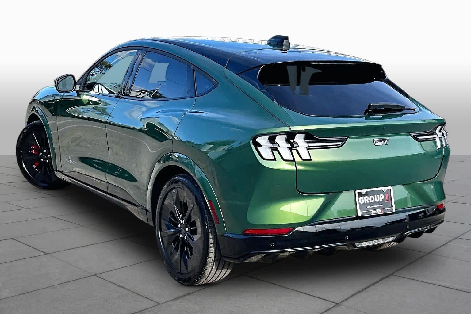 Used 2025 Eruption Green Metallic Ford GT image 15