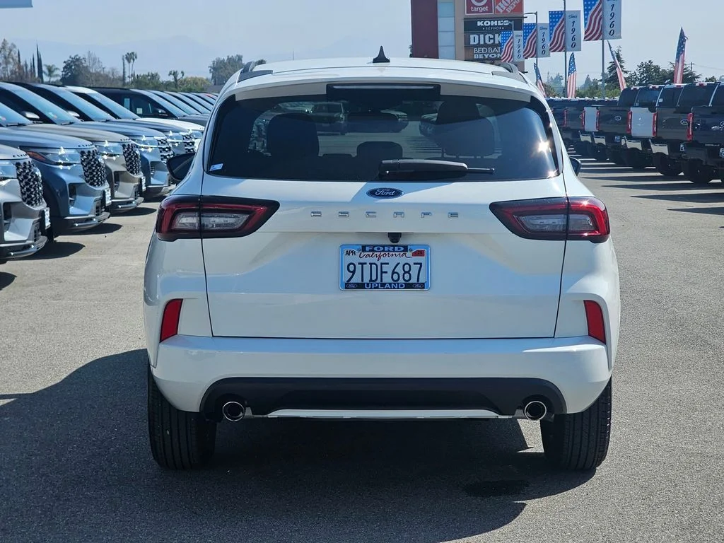 Used 2024 White Metallic Ford ST-Line image 5