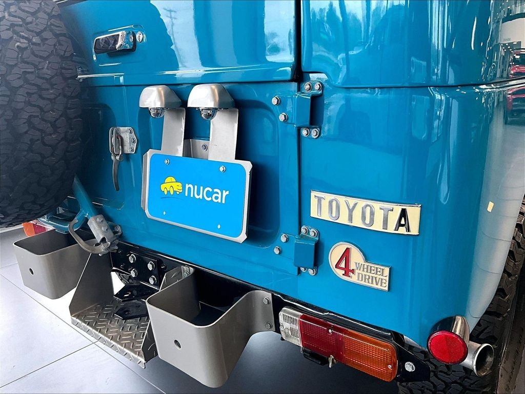 Used 1980 Blue Toyota  image 23