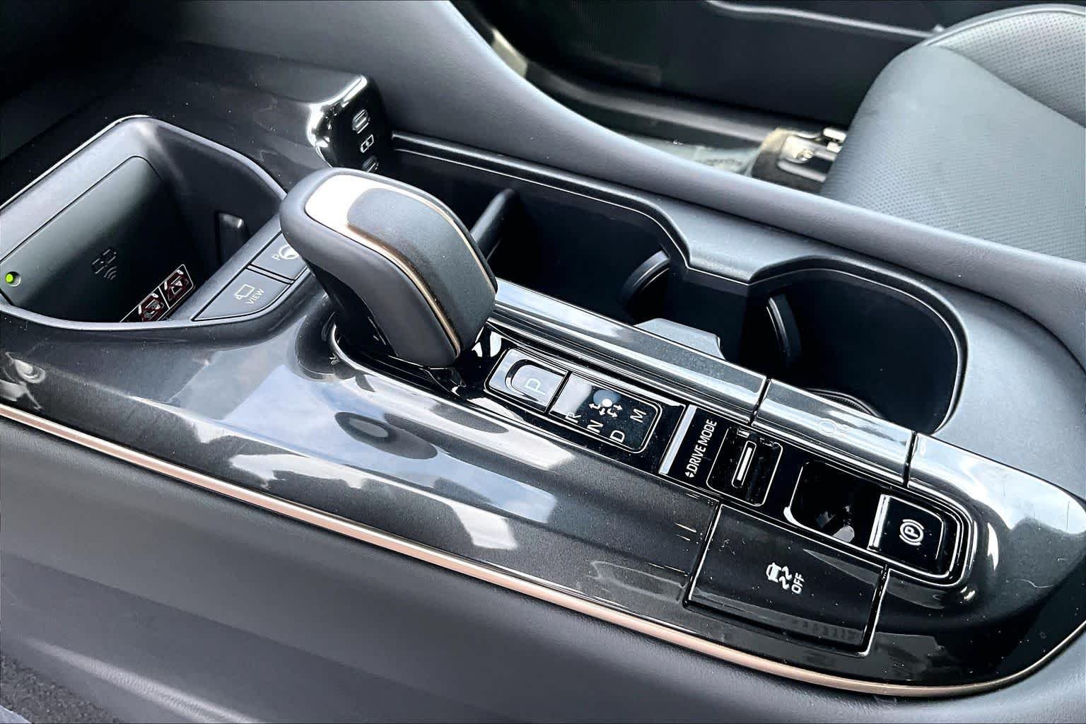 2026 Toyota Crown Platinum - Photo 17