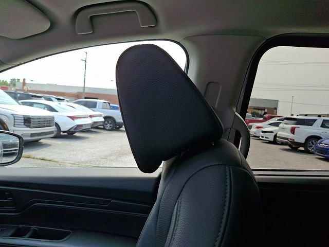 Used 2025  Honda EX-L image 17