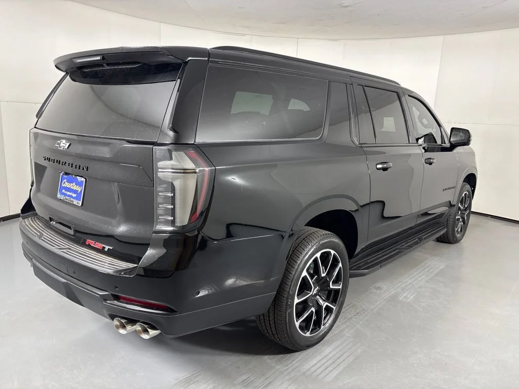 2026 Chevrolet Suburban RST - Photo 10
