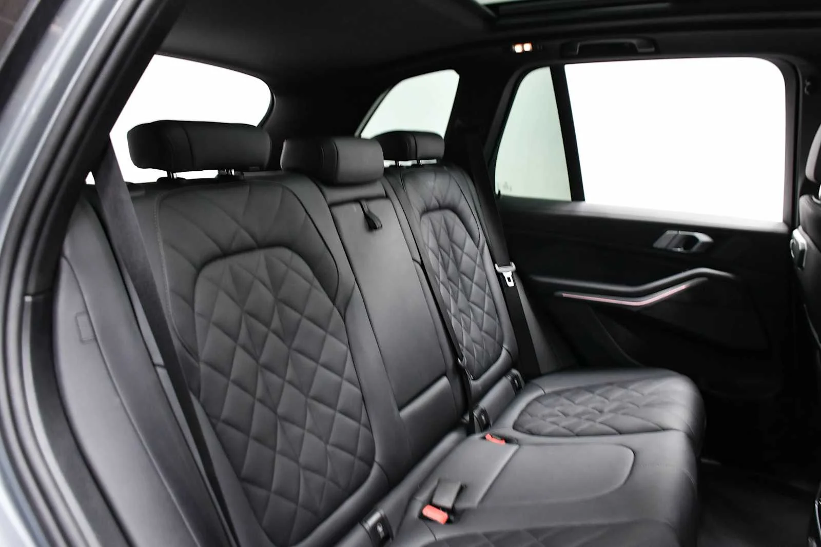 Used 2024 Skyscraper Grey Metallic BMW xDrive40i image 20