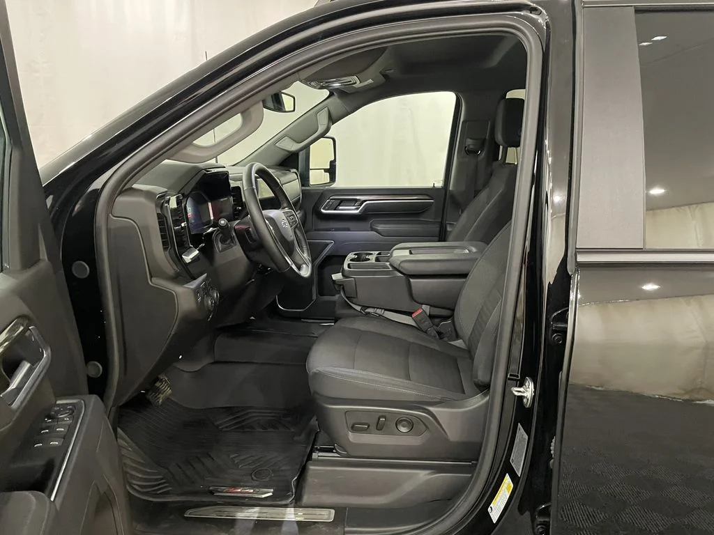 Used 2025 Black Chevrolet LT image 11