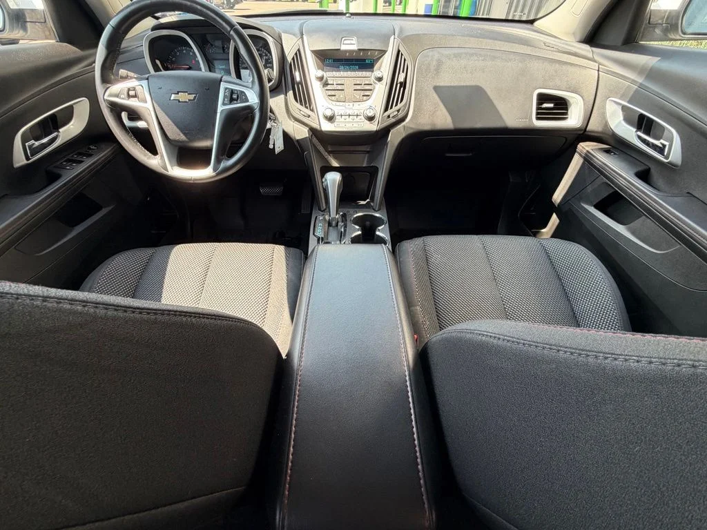 Used 2011 White Chevrolet LT image 8