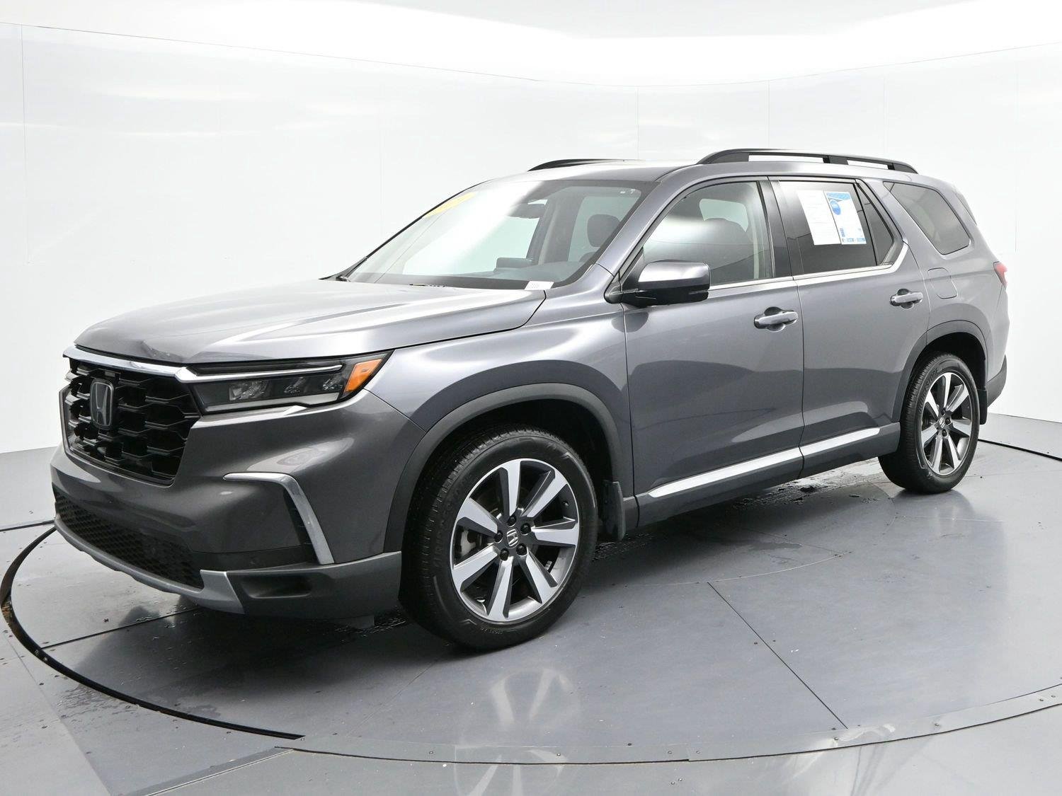 Used 2024 Gray Honda Touring image 4