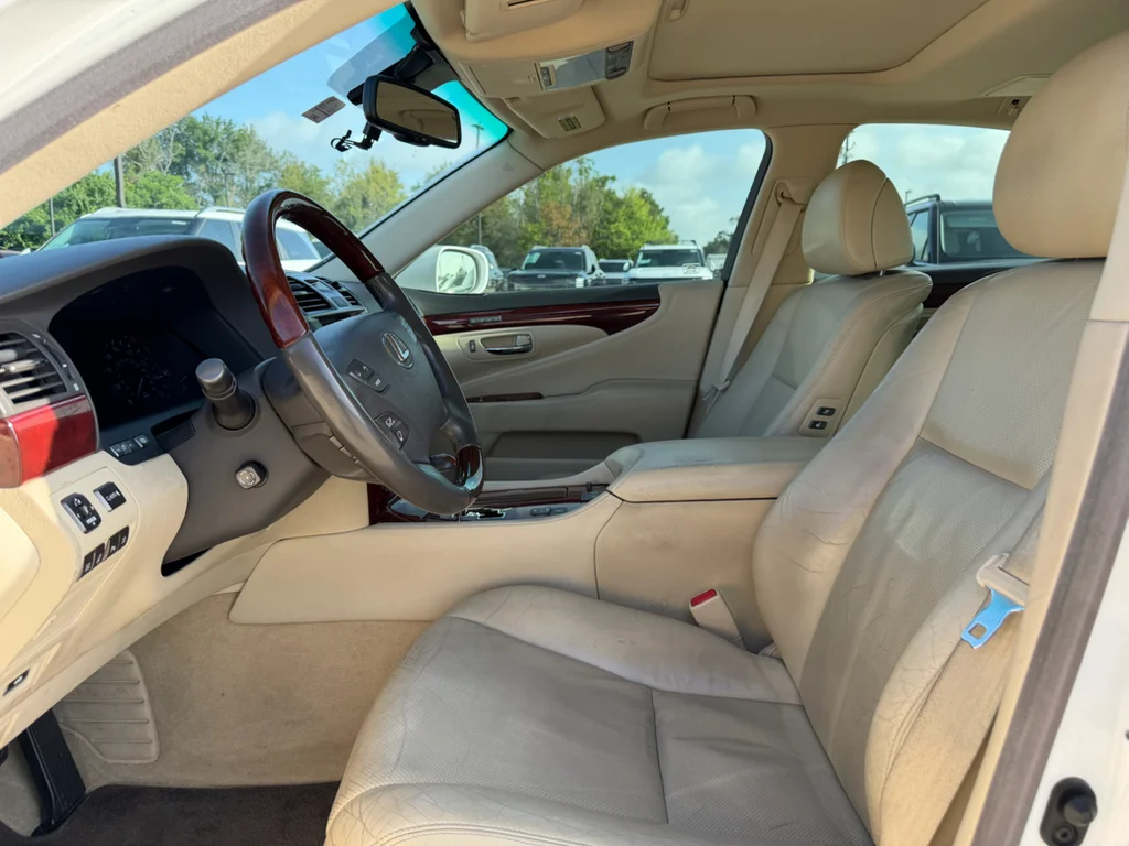 Used 2011 Starfire Pearl Lexus Base image 10