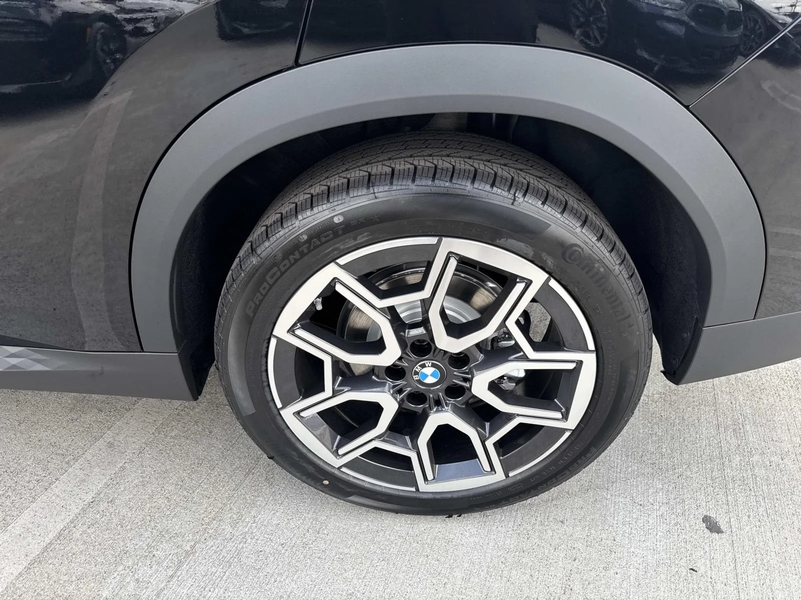 New 2026 Jet Black BMW xDrive28i image 6