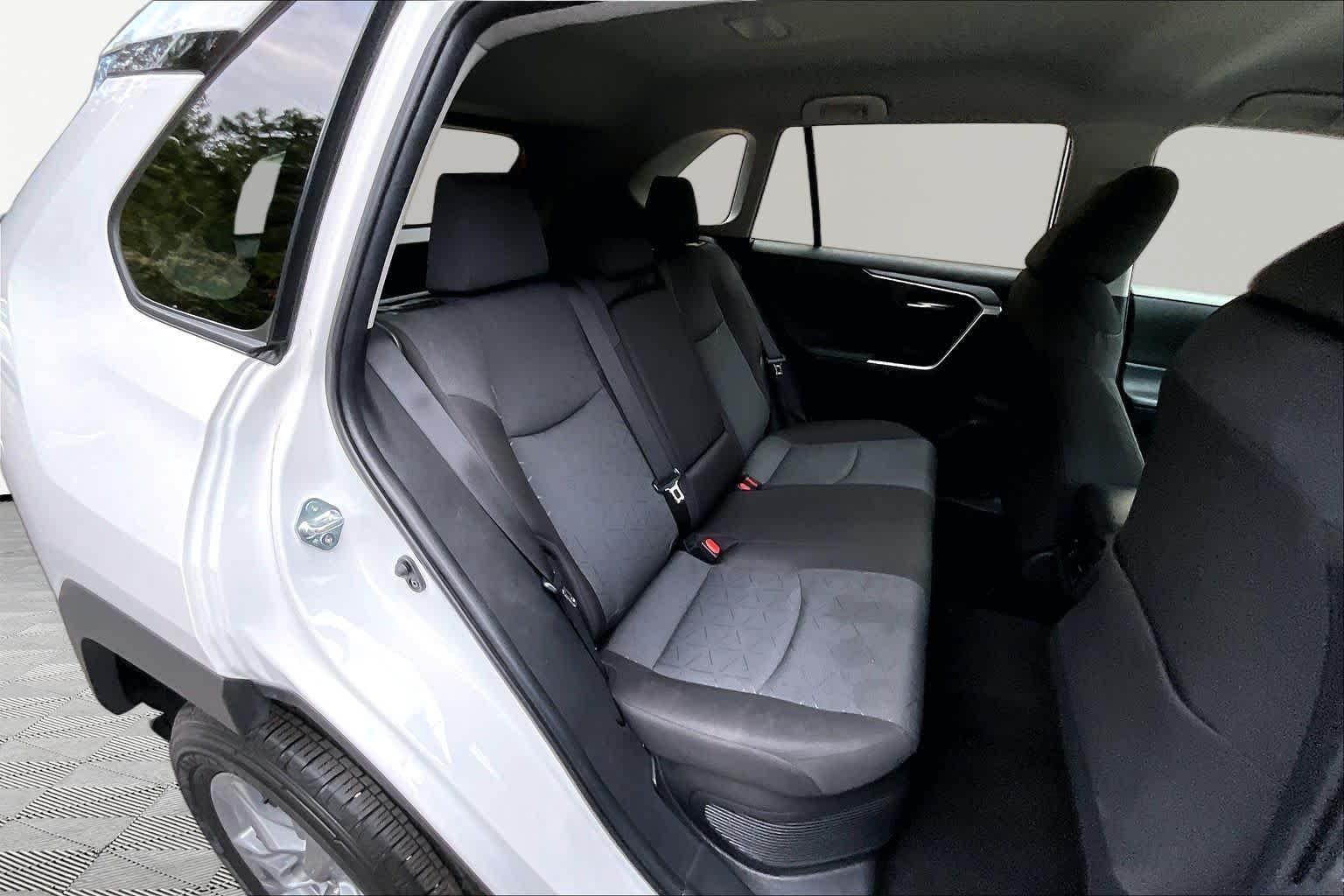Certified Used 2025 Ice Cap Toyota Hybrid XLE image 20