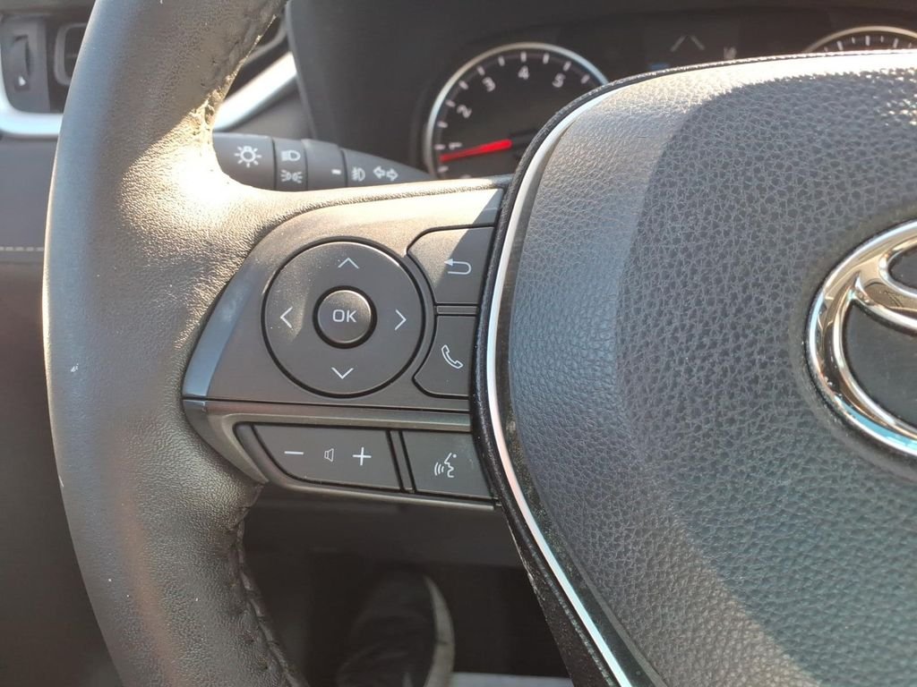 Used 2021 Blizzard Pearl Toyota XLE Premium image 24