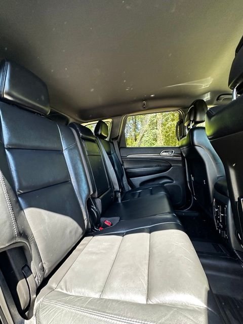 Used 2018 Billet Silver Metallic Clearcoat Jeep Limited image 19