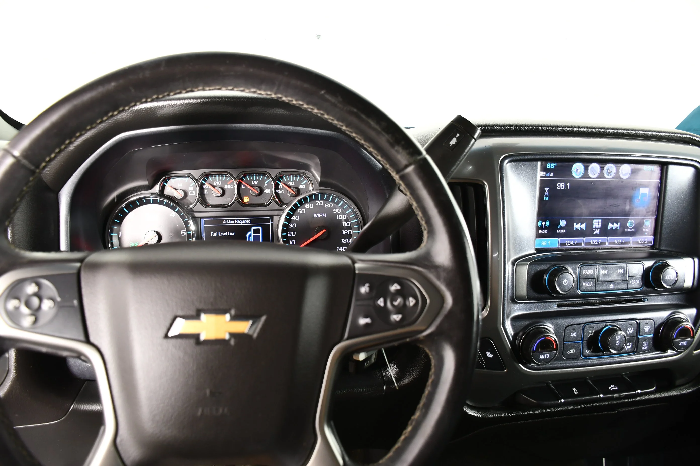 Used 2018 Deep Ocean Blue Metallic Chevrolet LT image 19