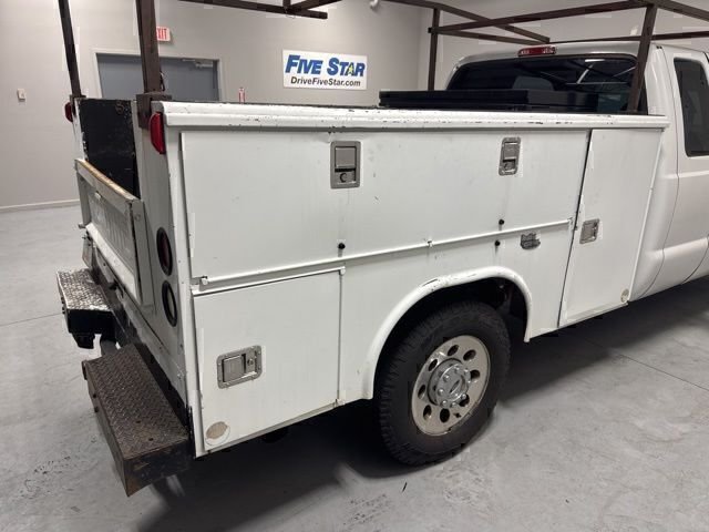 Used 2006 White Ford XL image 7