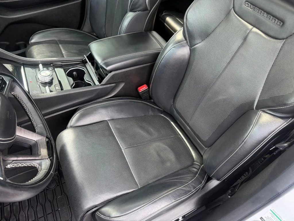 Used 2021 White/off-white Jeep Overland image 16