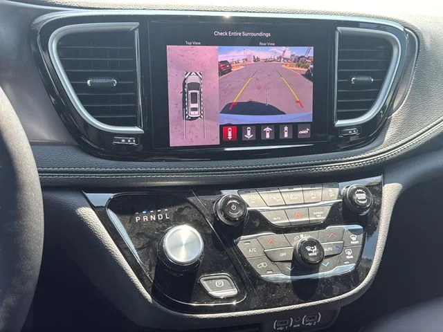 2025 Chrysler Pacifica Select - Photo 22