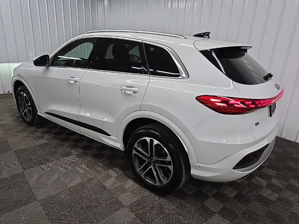 Used 2025 White Audi 2.0T Premium image 9