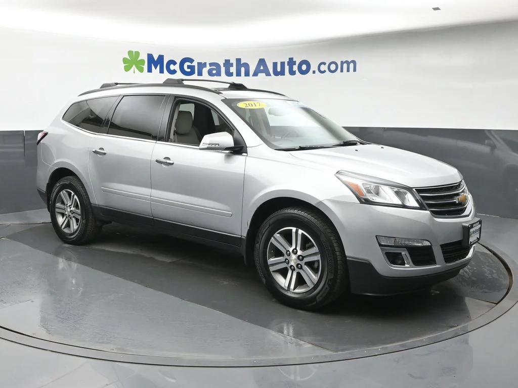 Used 2017 Chevrolet Traverse 2LT with VIN 1GNKVHKD7HJ263480 for sale in Marion, IA