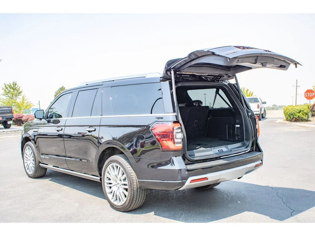 Used 2023 Agate Black Metallic Ford Platinum image 9