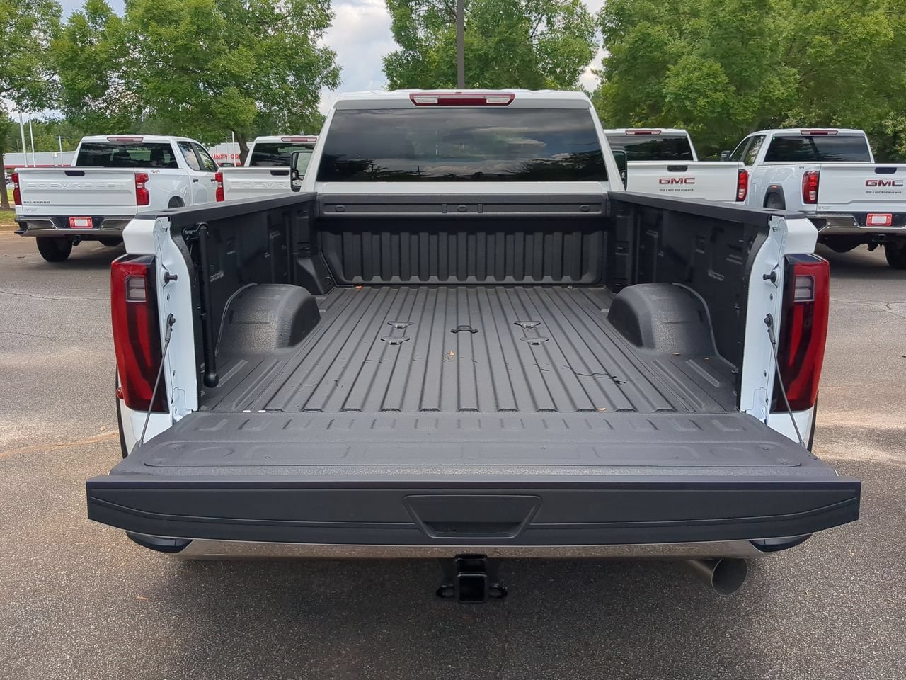 New 2026 Summit White GMC Pro DRW image 24