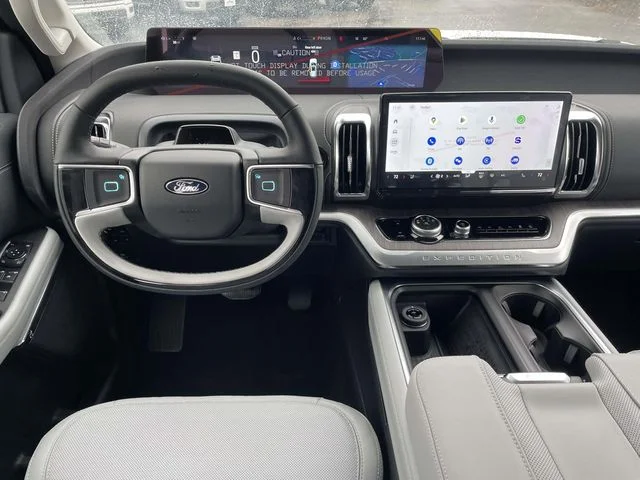 New 2025 White Ford Platinum image 4