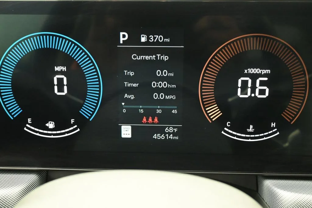 Used 2025 Blue Hyundai SEL image 13