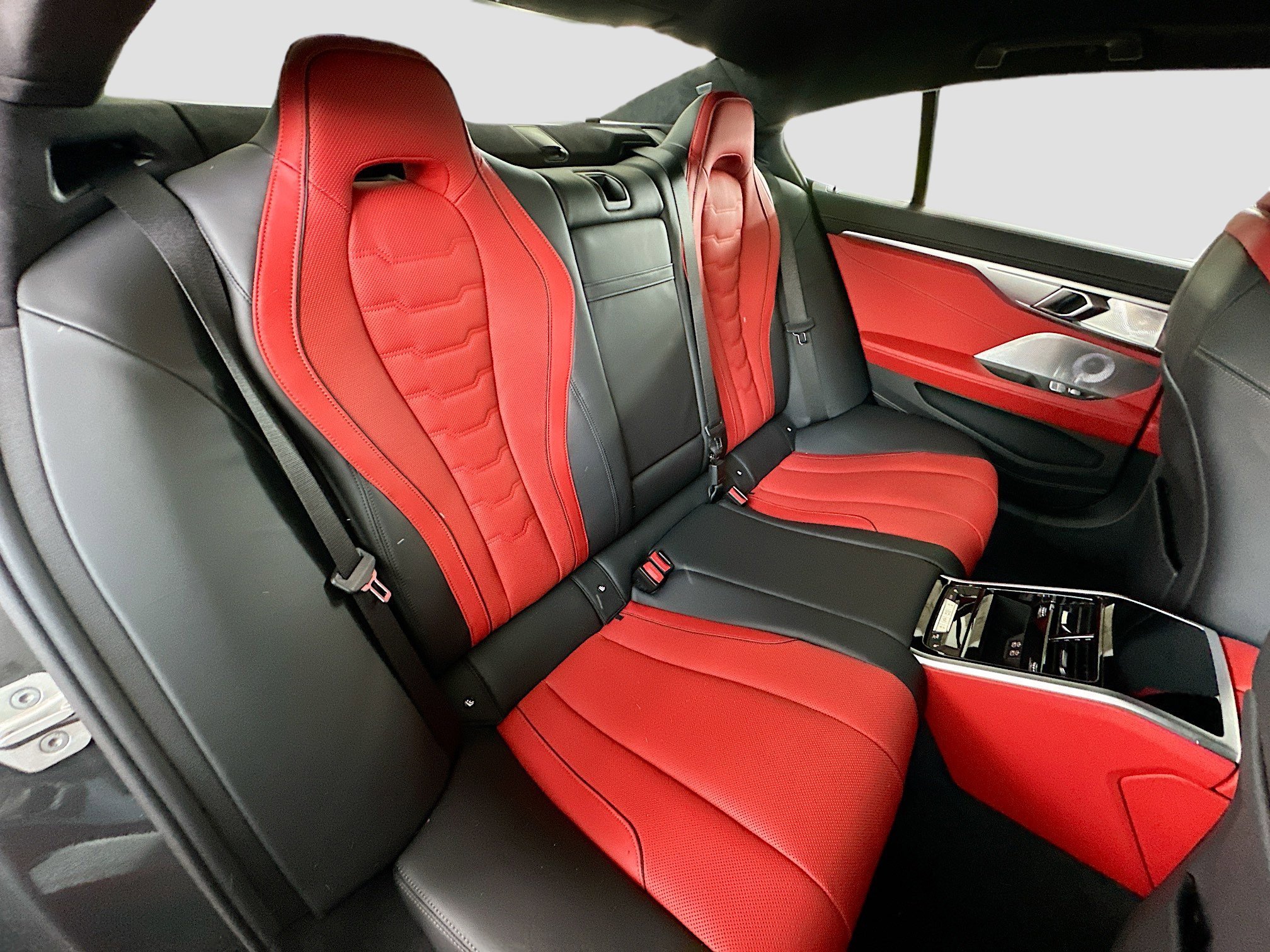 2025 BMW 8 Series Alpina B8 - Photo 21